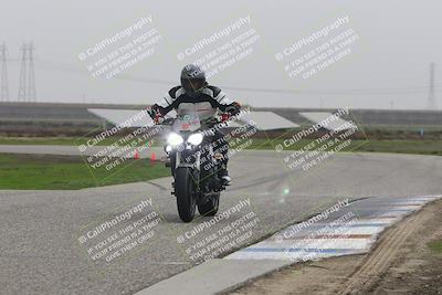 media/Nov-30-2025-TrackDaz (Sun) [[d8b22663df]]/B Group/Session 5 (Wheelie Bump)/